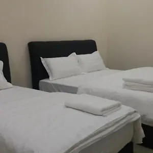 Glg Klia Transit House منزل للإقامة