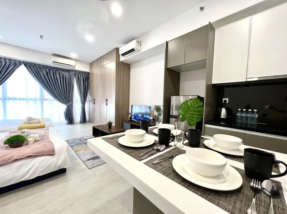 Free Parking # 2 Bed Family Bellsuite - Sepang Klia Kota Warisan